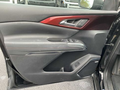 Used 2024 Chevrolet Traverse RS image 33