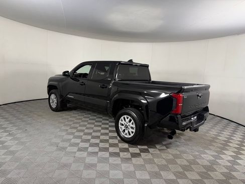 Used 2025 Toyota Tacoma SR5 RWD image 10