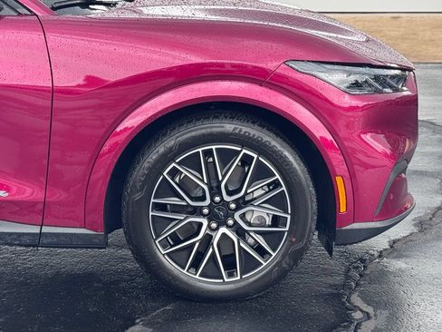 Used 2025 Ford Mustang Mach-E Premium AWD/4WD image 45
