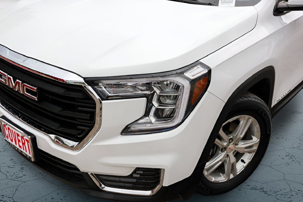 Used 2022 GMC Terrain SLE w/ Driver Convenience Package FWD image 2