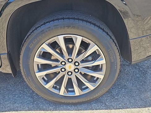 Certified 2023 Chevrolet Traverse Premier w/ LPO, Floor Liner Package AWD/4WD image 41
