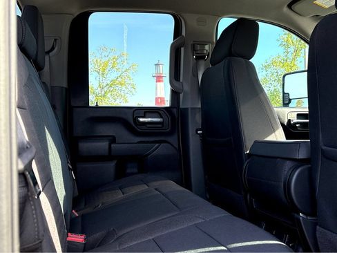 Used 2025 Chevrolet Silverado 2500 Custom w/ Custom Convenience Package AWD/4WD image 11