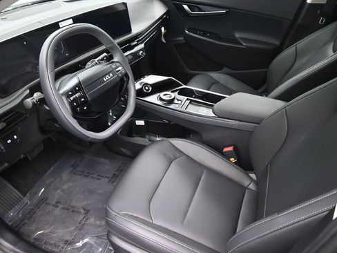 New 2025 Kia EV6 Wind RWD image 15