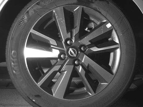 Used 2025 Nissan Versa SV image 15