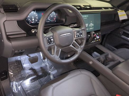 New 2026 Land Rover Defender 110 X-Dynamic SE AWD/4WD image 16