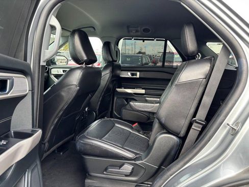 Used 2023 Ford Explorer Limited image 13