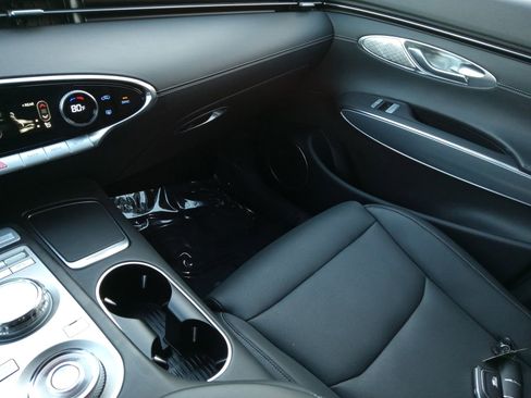 Used 2024 Genesis GV70 2.5T w/ Select Package image 20