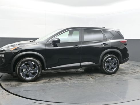 Used 2025 Nissan Rogue SV image 5