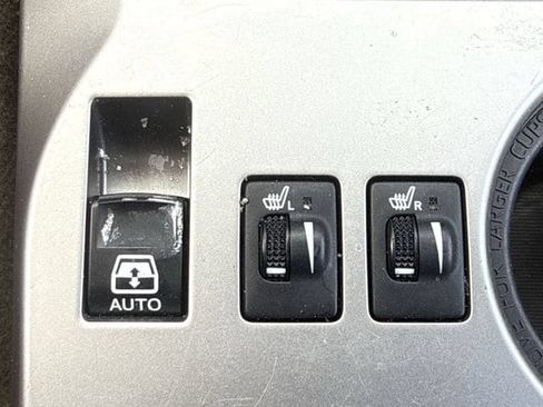 Used 2022 Toyota 4Runner SR5 Premium w/ Moonroof Package AWD/4WD image 21