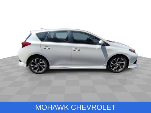 Used 2017 Toyota Corolla iM w/ Carpet Mat Package FWD image 9