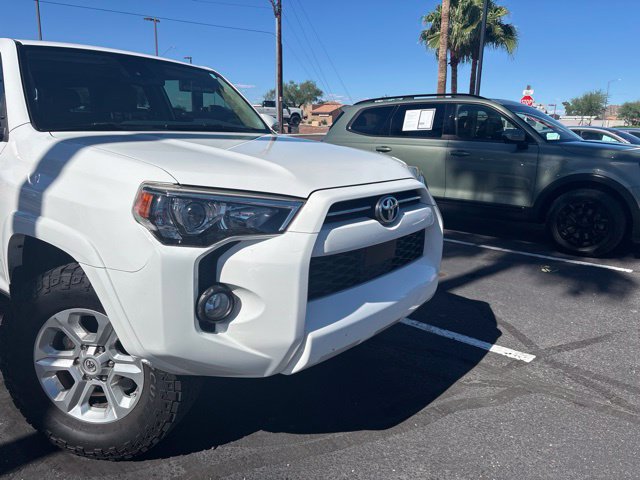 Used 2020 Toyota 4Runner SR5 Premium w/ Moonroof Package AWD/4WD image 4