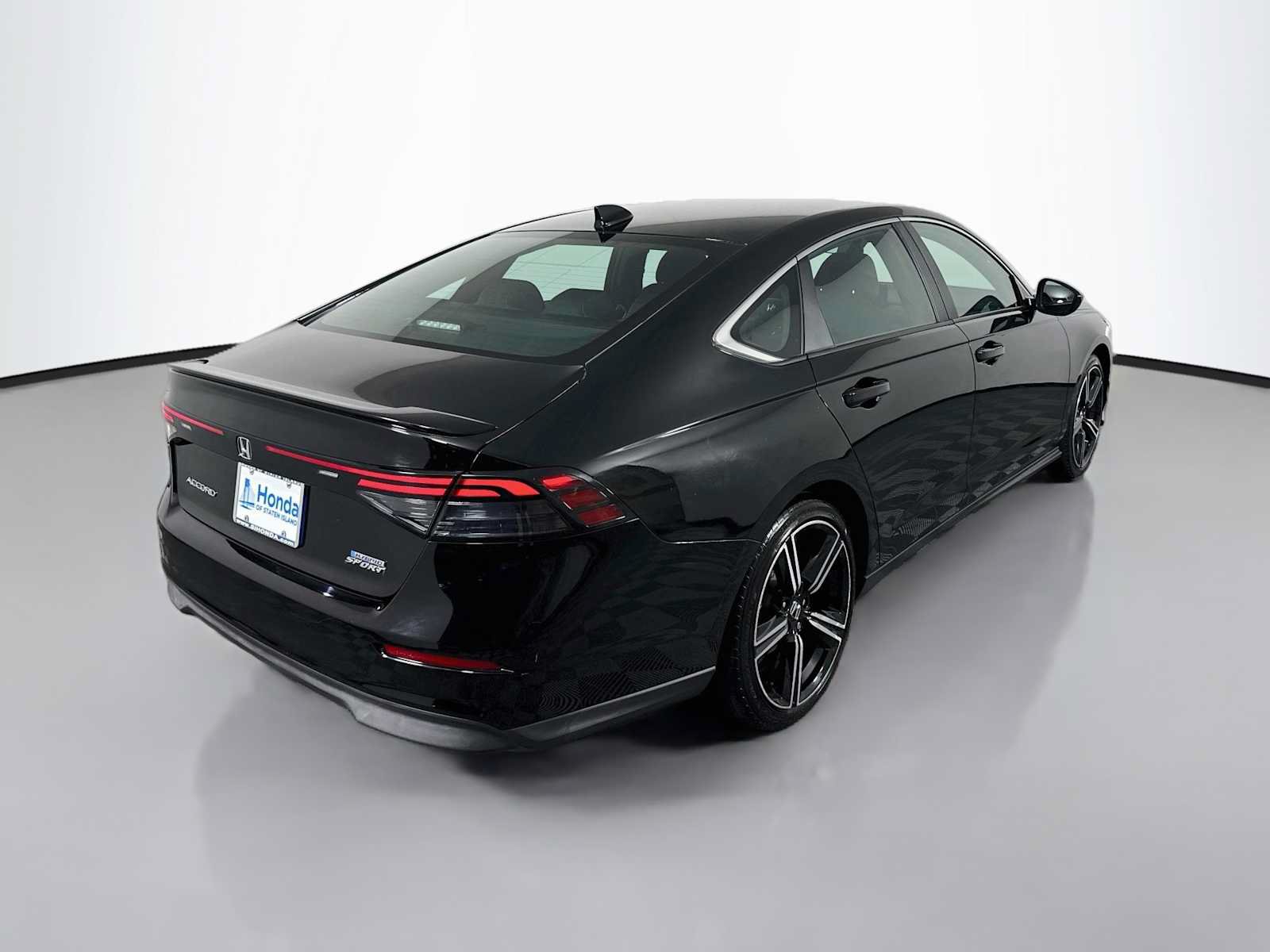 Used 2024 Honda Accord Sport image 7