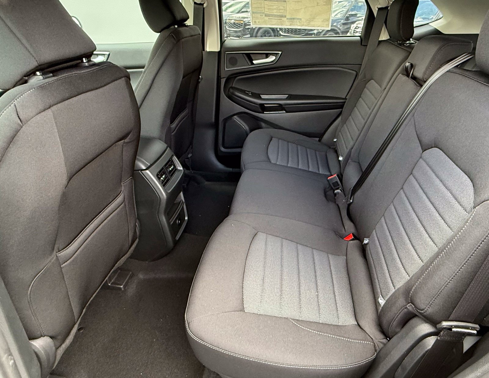 Used 2024 Ford Edge SE AWD/4WD image 16