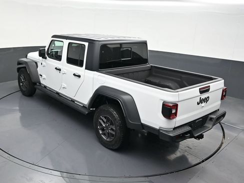 Used 2025 Jeep Gladiator Sport AWD/4WD image 22