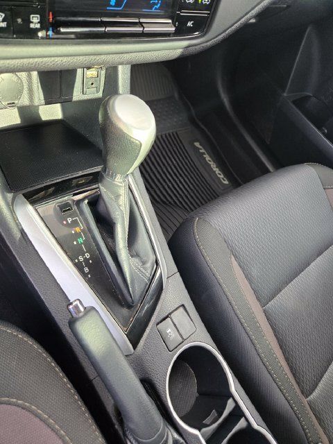 Certified 2018 Toyota Corolla LE FWD image 16
