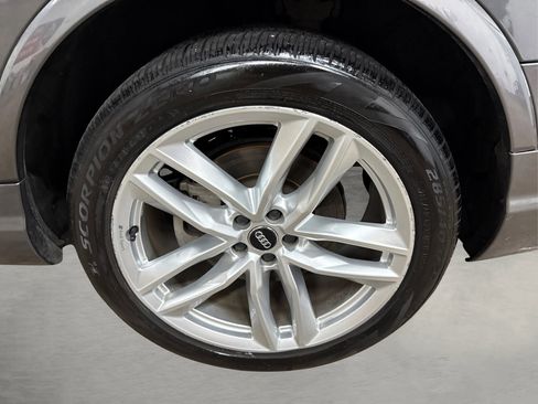 Used 2018 Audi Q7 3.0T Prestige w/ Prestige Package image 17