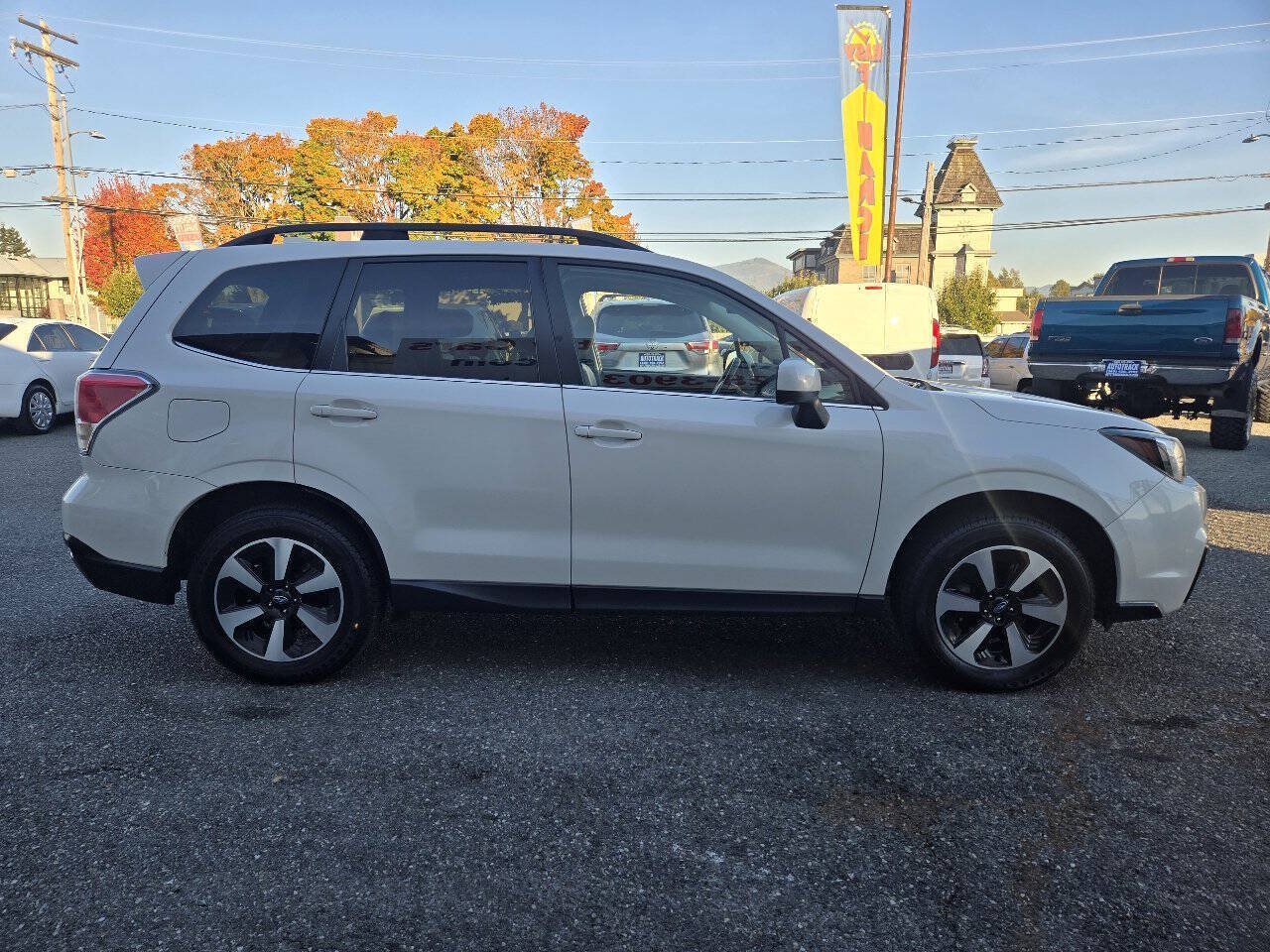 Used 2017 Subaru Forester 2.5i Limited AWD/4WD image 3
