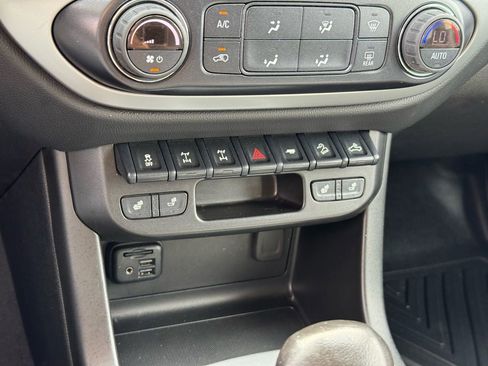 Used 2022 Chevrolet Colorado ZR2 image 30