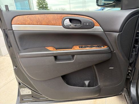 Used 2011 Buick Enclave CXL image 11