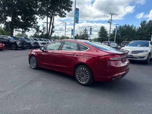 Used 2017 Ford Fusion SE w/ Fusion SE Technology Package FWD image 5