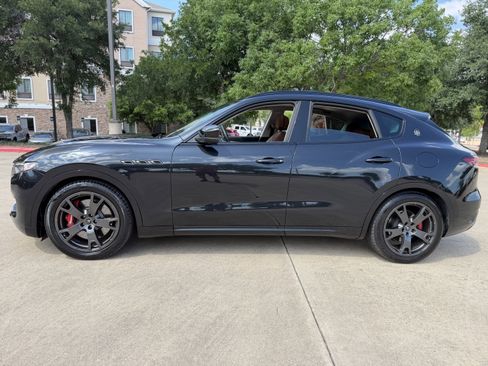 Used 2021 Maserati Levante S AWD/4WD image 4