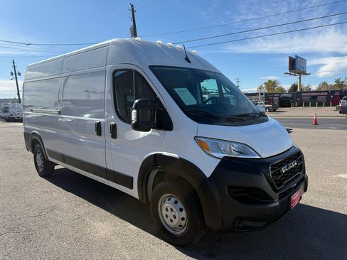 Used 2023 RAM ProMaster 2500 image 2