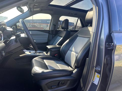 Used 2023 Ford Explorer XLT w/ Equipment Group 202A image 6