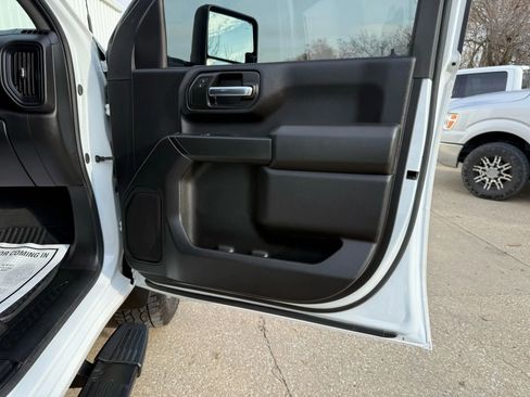 Used 2024 Chevrolet Silverado 2500 Custom w/ Custom Value Package image 9