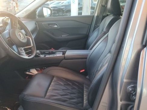 Used 2023 Nissan Rogue Platinum w/ Platinum Premium Package image 9