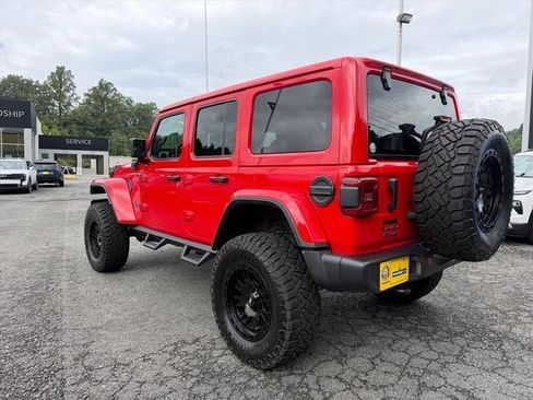 Used 2025 Jeep Wrangler Unlimited Sahara AWD/4WD image 5