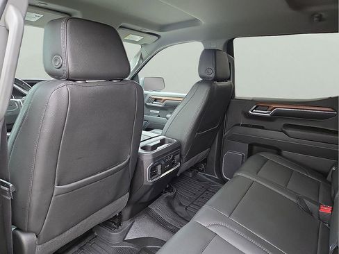 Used 2023 GMC Sierra 1500 Denali w/ Technology Package AWD/4WD image 11