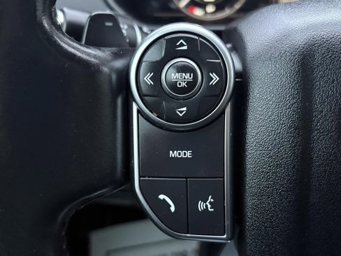 Used 2018 Land Rover Discovery HSE image 34