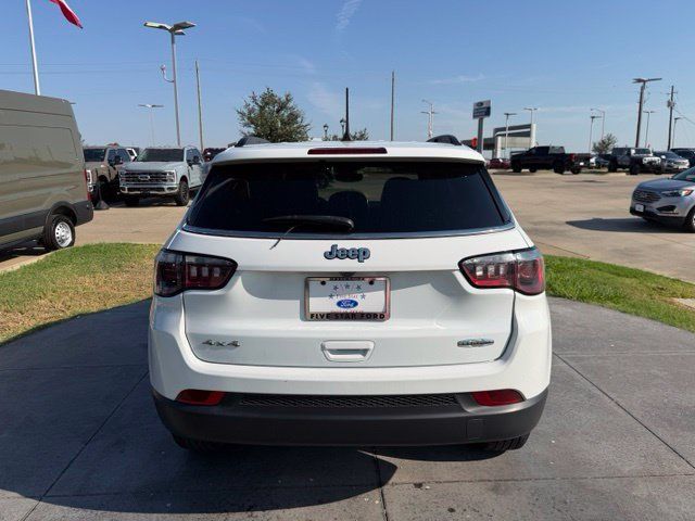 Used 2024 Jeep Compass Latitude AWD/4WD image 6