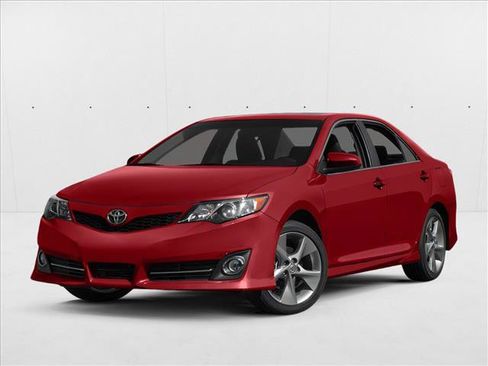 Used 2014 Toyota Camry SE FWD image 1