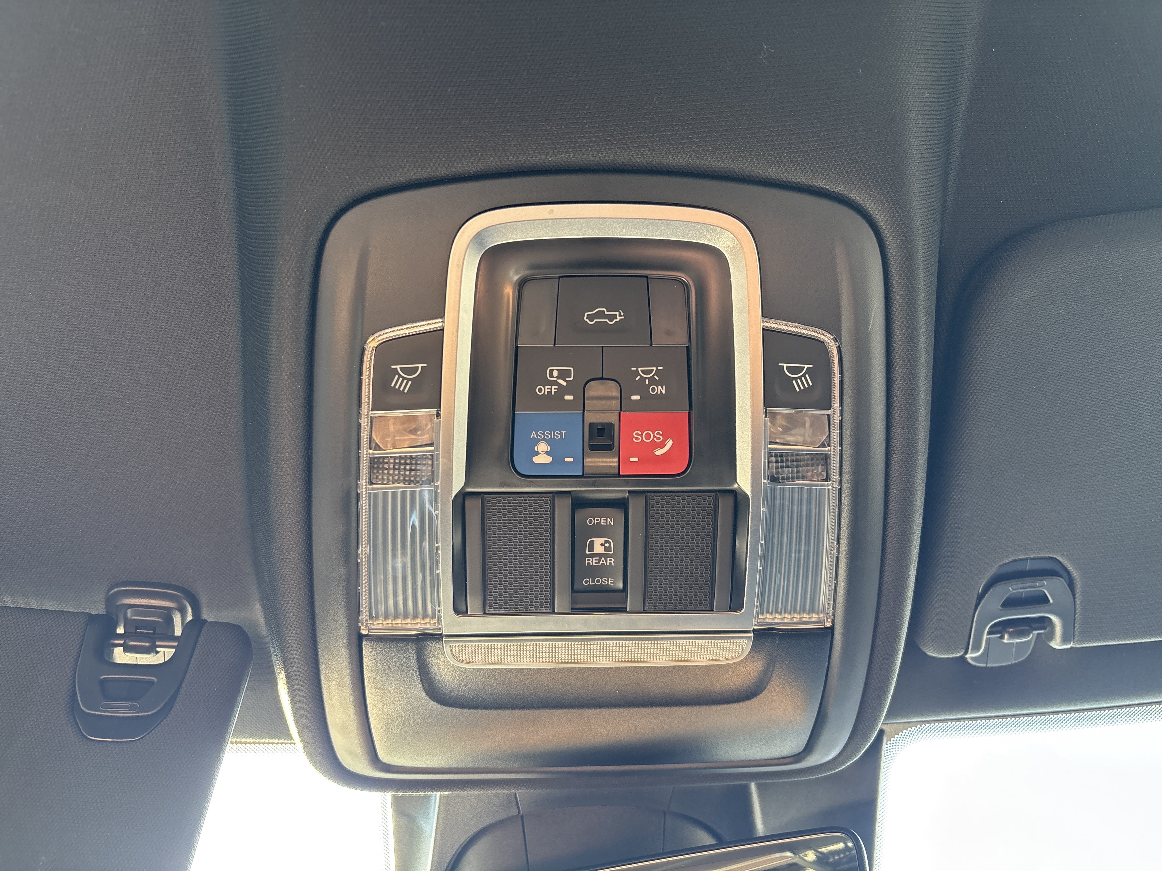 Used 2023 RAM 1500 Laramie AWD/4WD image 32