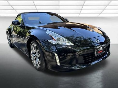Used 2014 Nissan 370Z Touring w/ Navigation Package RWD image 8