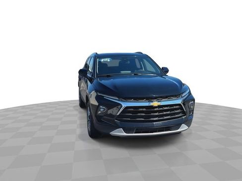 Certified 2024 Chevrolet Blazer LT w/ Convenience Package FWD image 3