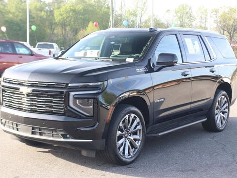 Used 2025 Chevrolet Tahoe High Country w/ Sun And Tow Package AWD/4WD image 3