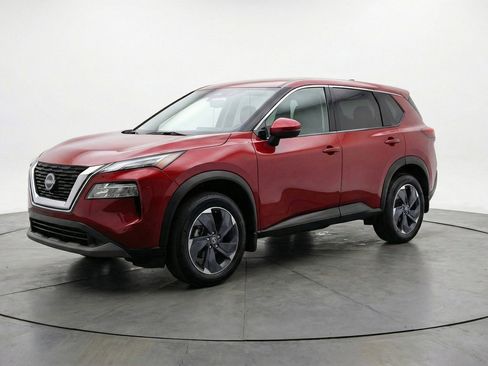 Used 2025 Nissan Rogue SV AWD/4WD image 3