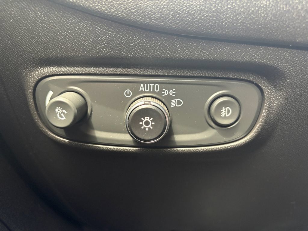 Used 2024 Chevrolet Equinox Premier AWD/4WD image 15