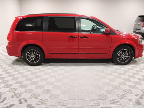 Used 2016 Dodge Grand Caravan R/T FWD image 12