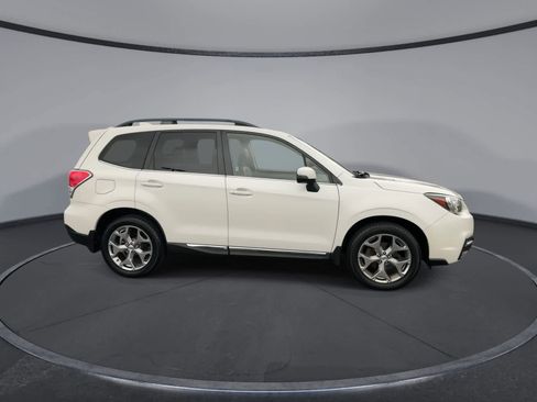 Used 2017 Subaru Forester 2.5i Touring AWD/4WD image 9