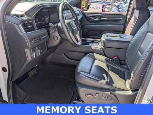 Used 2023 GMC Yukon Denali image 7