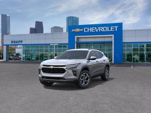 New 2026 Chevrolet Trax LT w/ LT Convenience Package FWD image 8