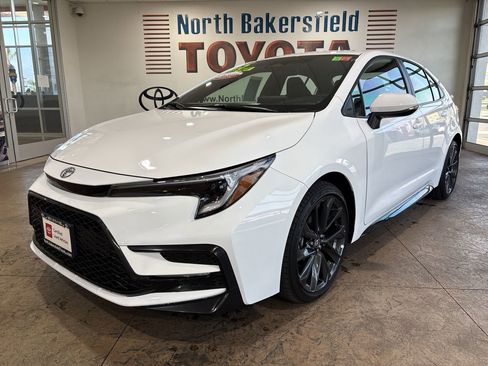 Certified 2025 Toyota Corolla SE w/ Convenience Package image 6