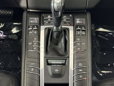 Used 2018 Porsche Macan Sport Edition image 21