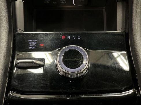 Used 2023 Jeep Grand Cherokee Limited w/ Luxury Tech Group II image 21