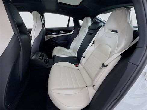 New 2026 Porsche Panamera image 24