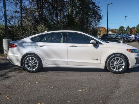 Used 2019 Ford Fusion SE image 9