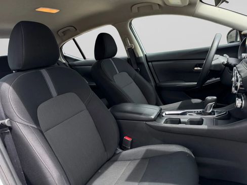 Used 2024 Nissan Sentra SV image 35